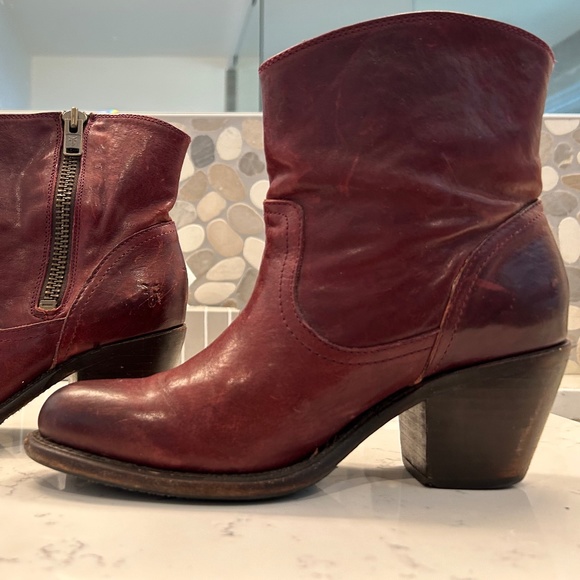 Frye leather booties. Size 8 - Picture 6 of 6